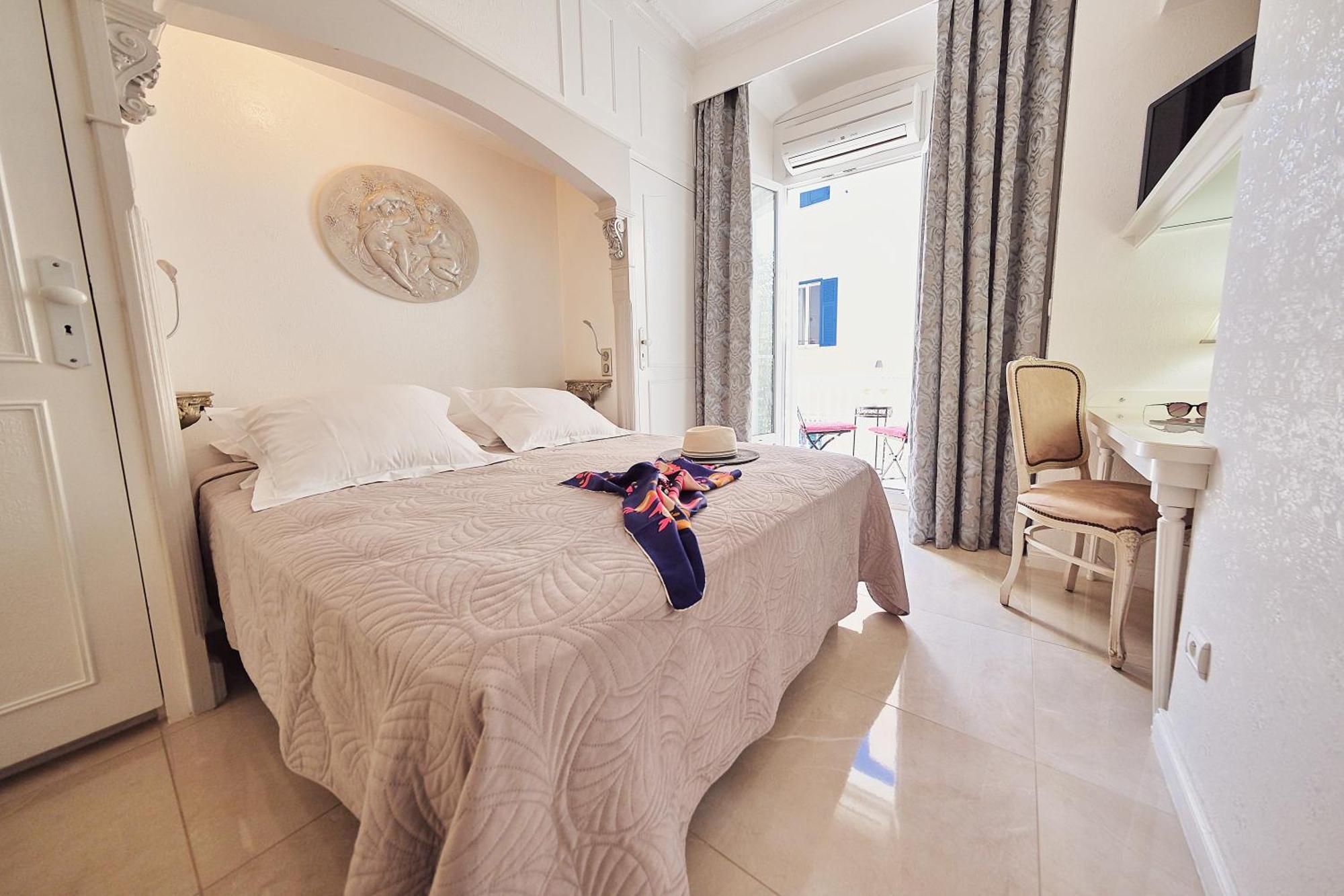 Le Magnolia Hotel Calvi  Exterior photo